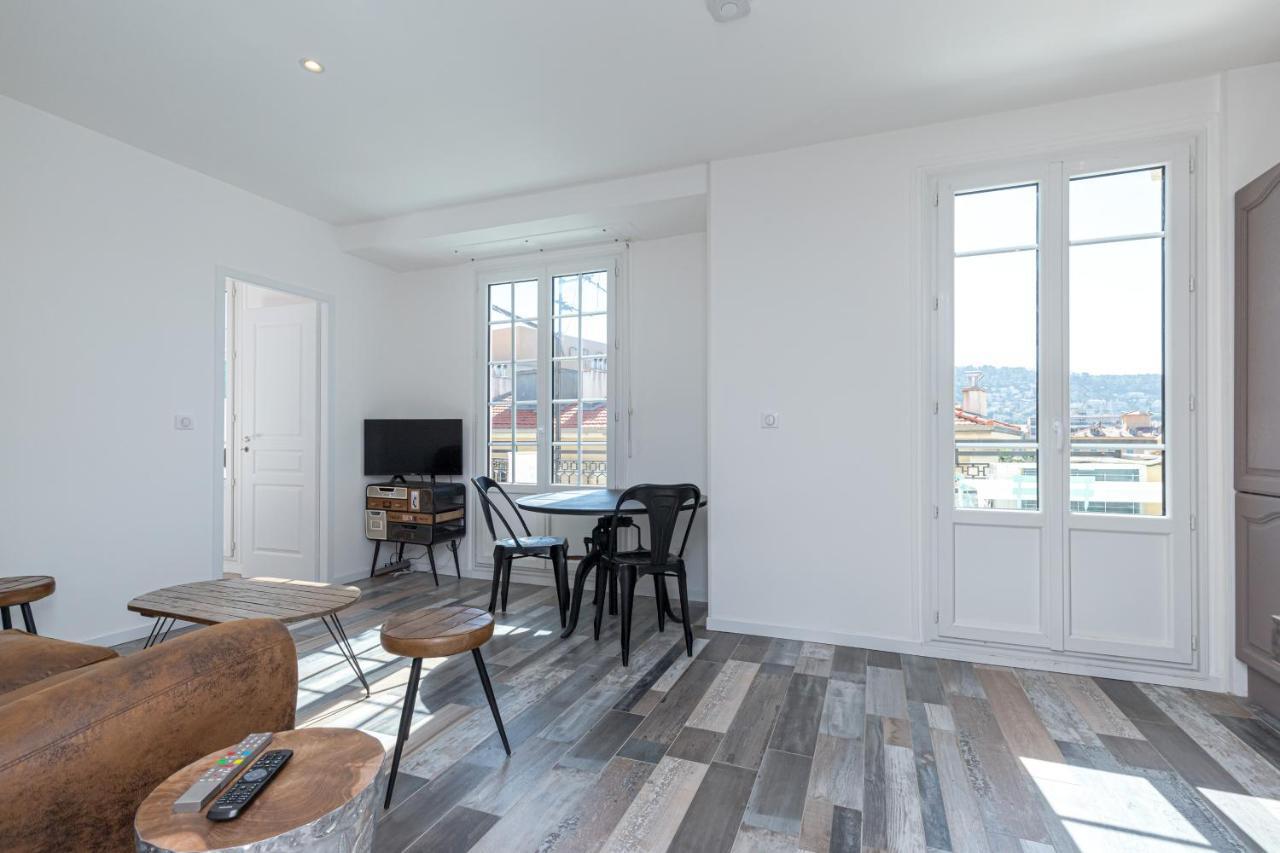 Squared Head-Apartment With Terrace In Nice Exterior foto